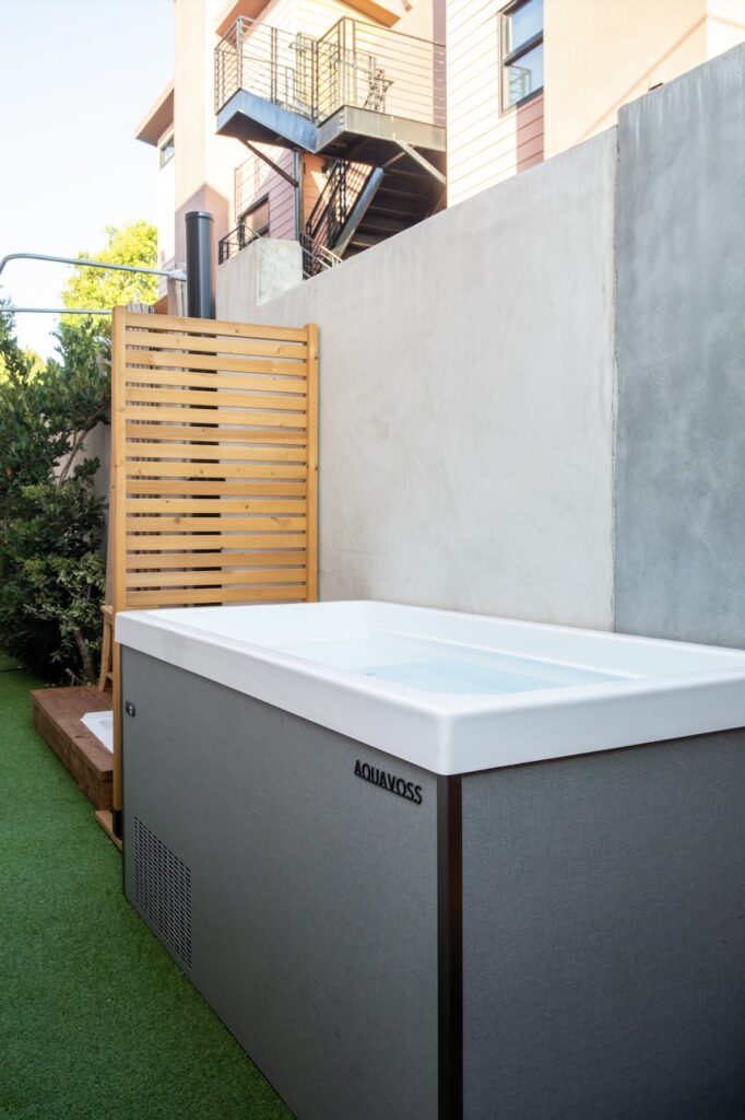 Aquavoss Model 1 | Fully Integrated Outdoor Cold Plunge System - Image 17